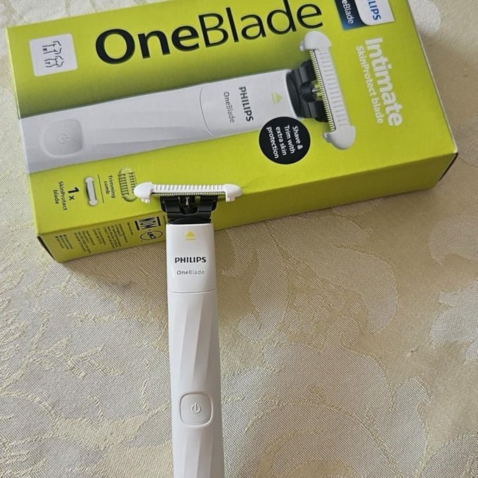 Aparador de Pelos Íntimo Philips OneBlade Intimate QP1924/10 À prova d'água - Bivolt + Frete Grátis