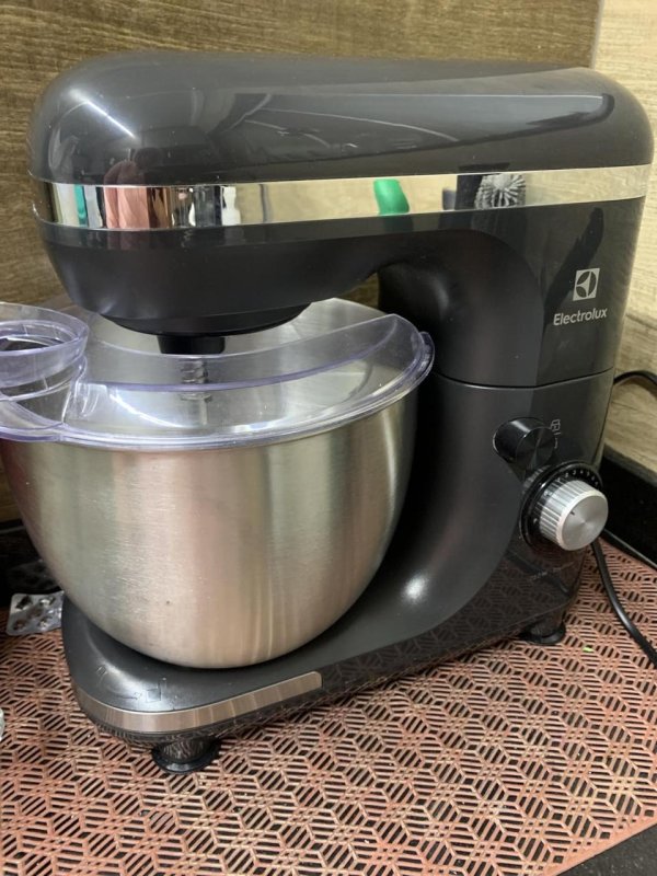 Batedeira planetária Electrolux 5L 750W EKM40 (110V)