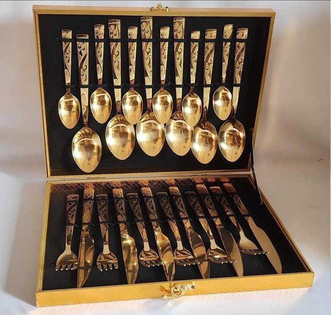 Maleta Premium Kit com 24 Peças Faqueiro Dourado