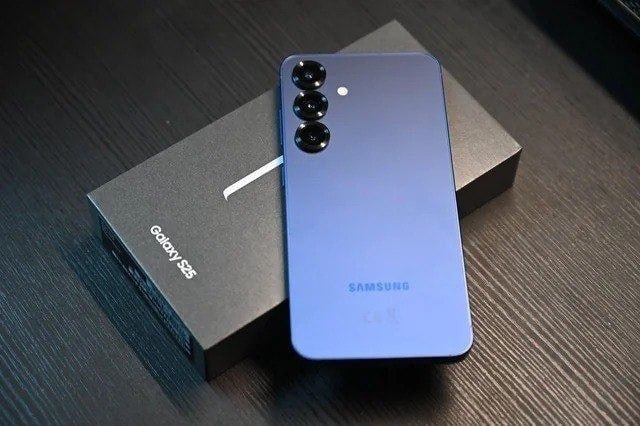 Celular Samsung Galaxy S25 5G, 256GB, 12GB RAM, Câmera Tripla