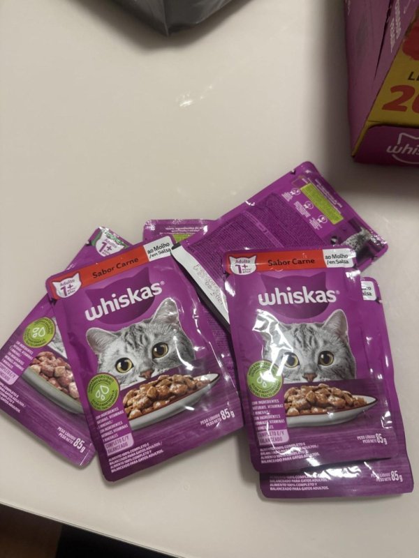 Pack Ração Úmida Whiskas Sachê Carne ao Molho para Gatos Adultos - Leve 20 Pague 16