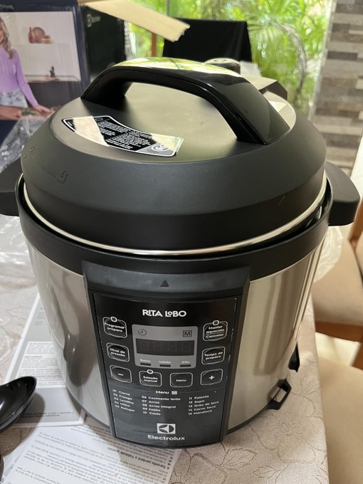 Panela pressão elétrica Electrolux digital capacidade 6L