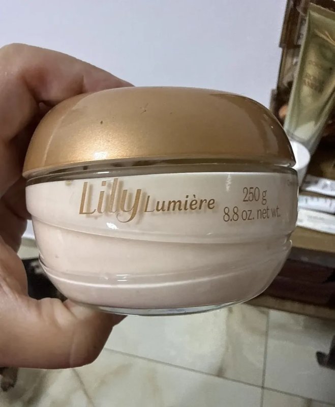 Lily Lumière Creme Acetinado Hidratante Corporal O Boticário 250g
