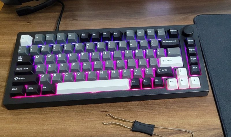Teclado Mecânico Sem Fio Akko x Veekos 5075S Tri-Mode
