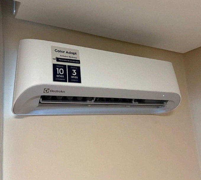 Ar-condicionado Electrolux Color Adapt 18.000 BTUs Frio (UE18F)