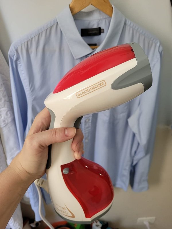 BLACK+DECKER Vaporizador de Roupas Portátil 1200W Vermelho 110V