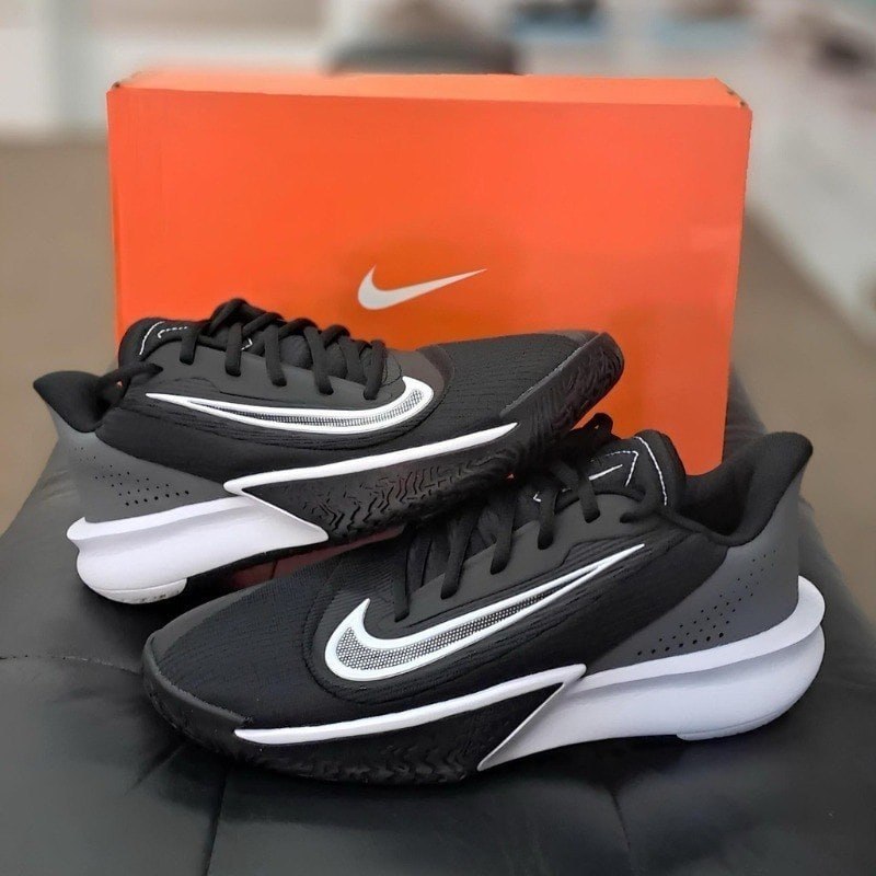 Tênis Nike Precision 7