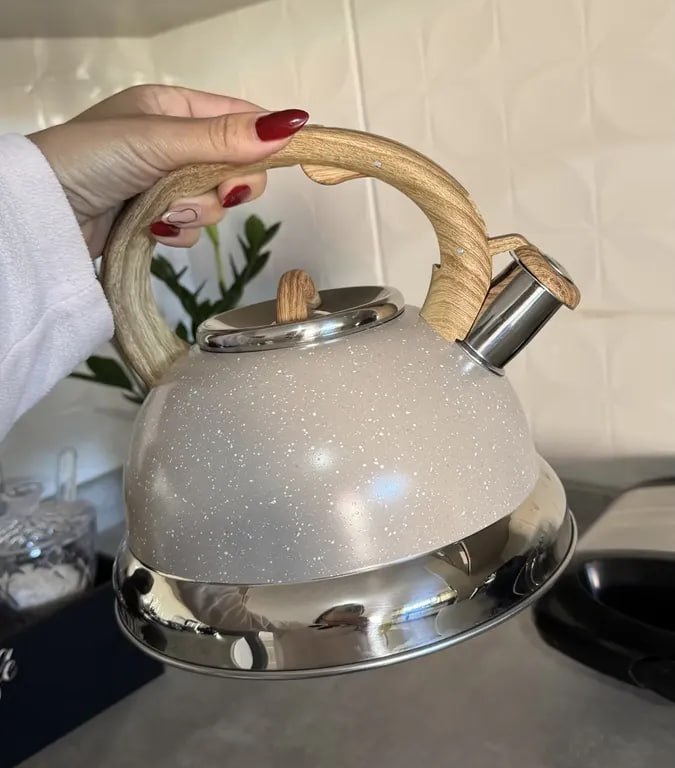 Chaleira com Apito Brinox 2,7L Roma Areia