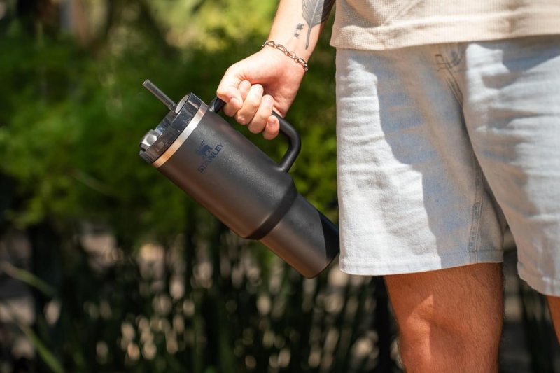Stanley Copo Quencher H2.0 FlowState 887ml - Aço Inoxidável Isolamento a Vácuo - Black 2.0