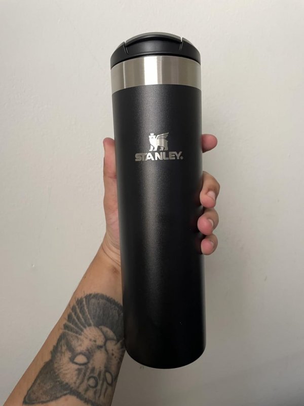 Garrafa Térmica Aerolight Transit Stanley 591ml