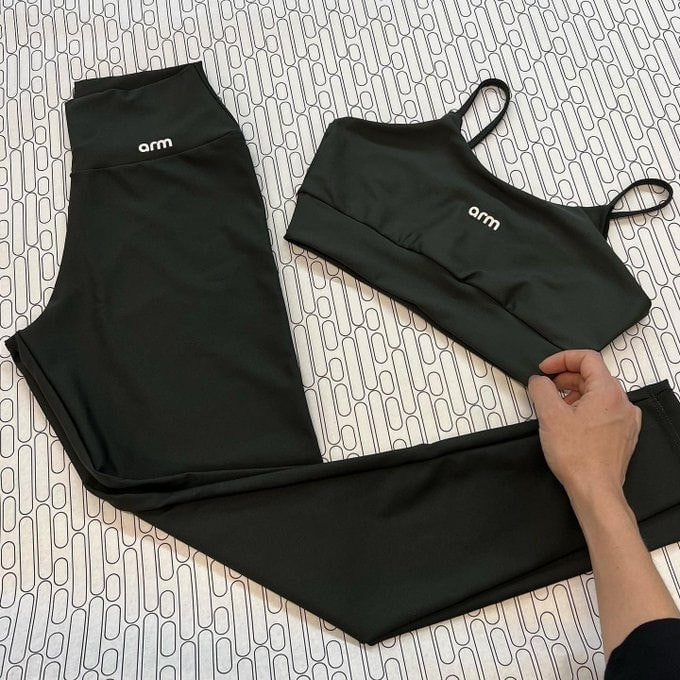 Conjunto Blackout Top e Legging Arm