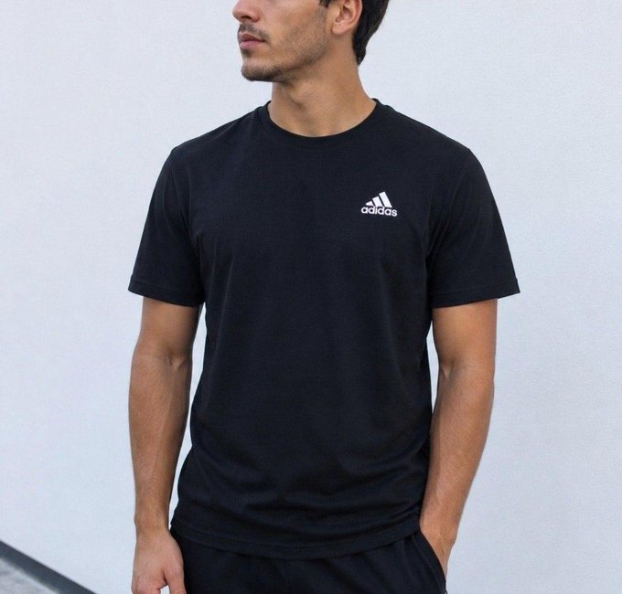 Camiseta Essentials Pequeno Logo Bordado adidas
