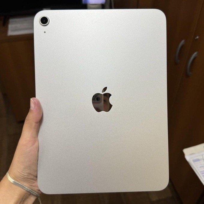 Apple 2025 iPad (Wi-Fi, 128 GB) - Prateado (A16) + Frete Grátis