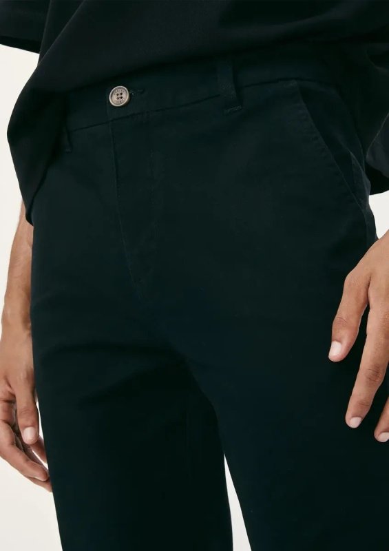 Calça Básica Masculina Chino Com Elastano Hering