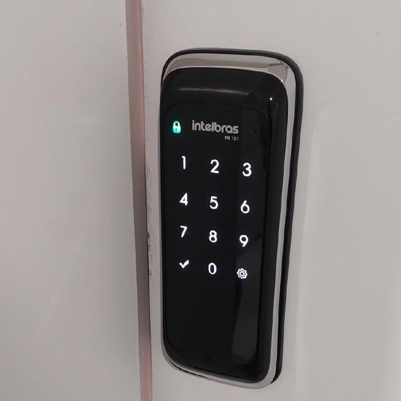 Fechadura Digital de Sobrepor Touch Screen FR 101 Intelbras