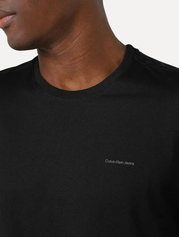 Camiseta Calvin Klein Jeans Light New Nape Logo Preta