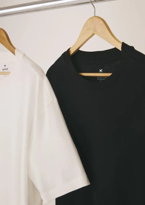 Kit Com 2 Camisetas Masculinas Básicas Relaxed Hering Adulto