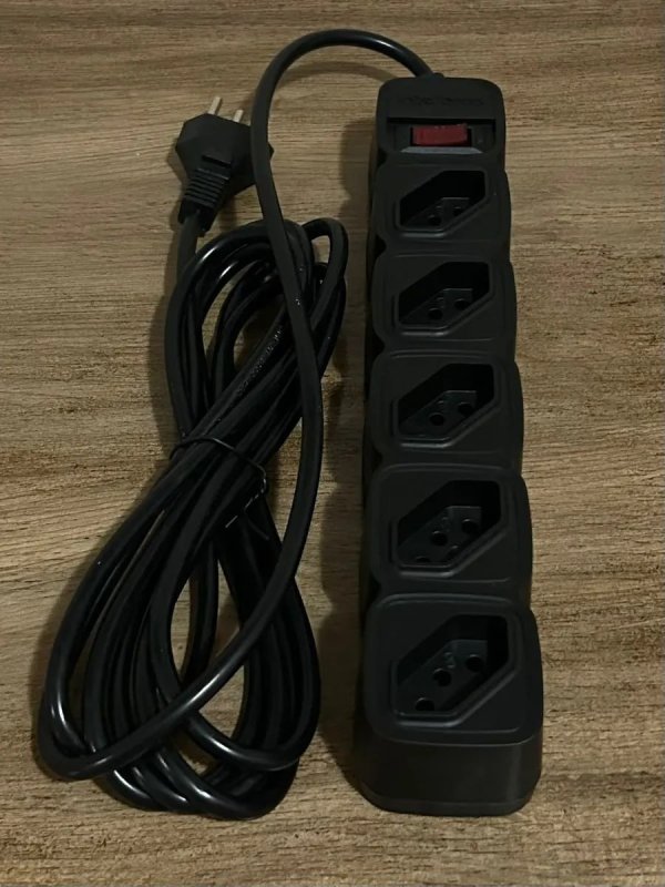 Protetor Eletrônico Filtro de Linha Intelbras com 5 tomadas