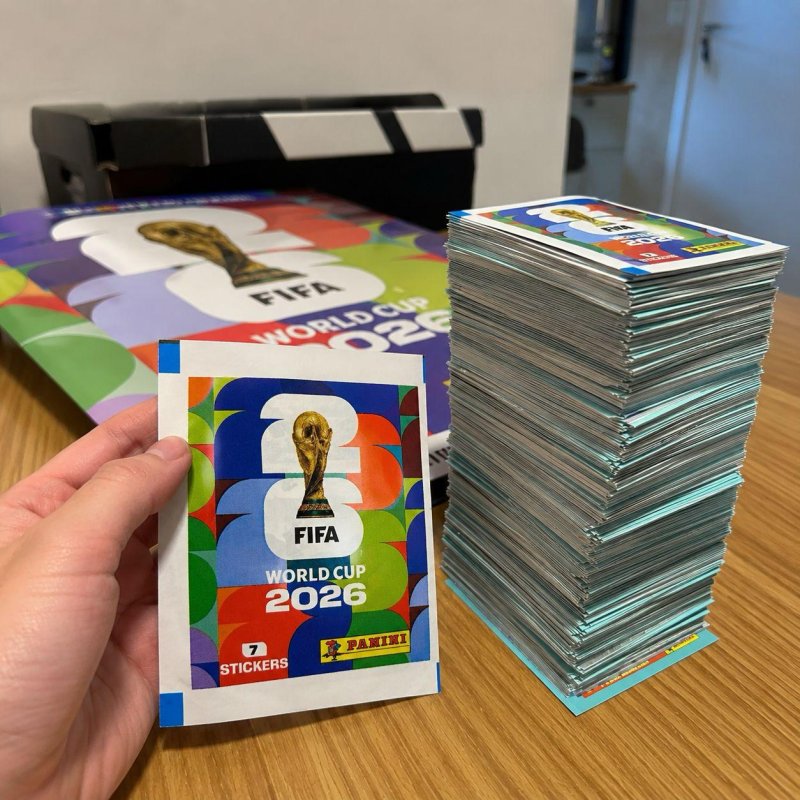 Kit com 48 Pacotes de Figurinhas Panini Copa do Mundo FIFA 2026