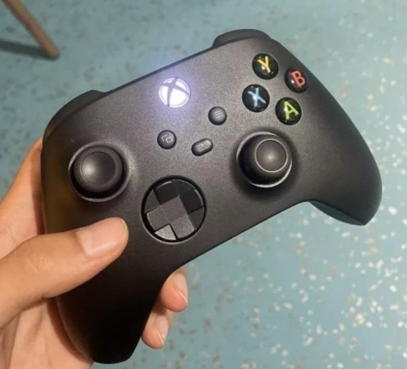 Microsoft Xbox Wireless Controller + USB-C Cable - Xbox