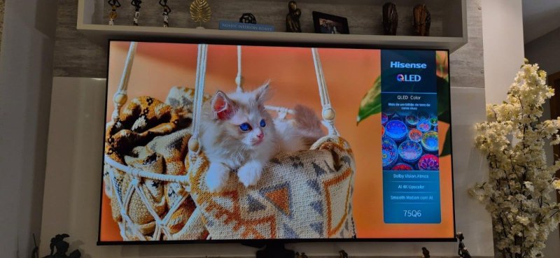 Hisense Smart TV UHD 4K QLED 50" Polegadas 50Q6QV