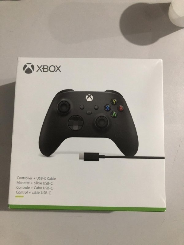 Microsoft Xbox Wireless Controller + USB-C Cable - Xbox