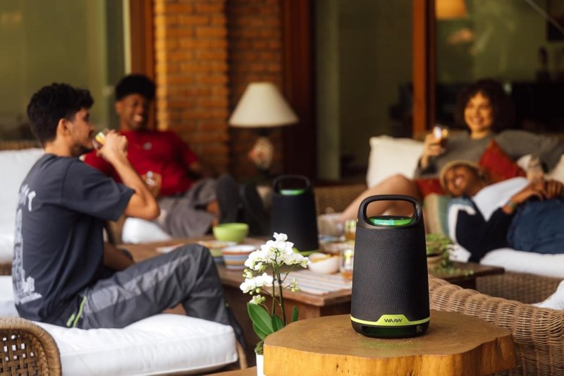 WAAW by ALOK Caixa de Som BOOM 200 Bluetooth - 80W RMS - 12h Autonomia