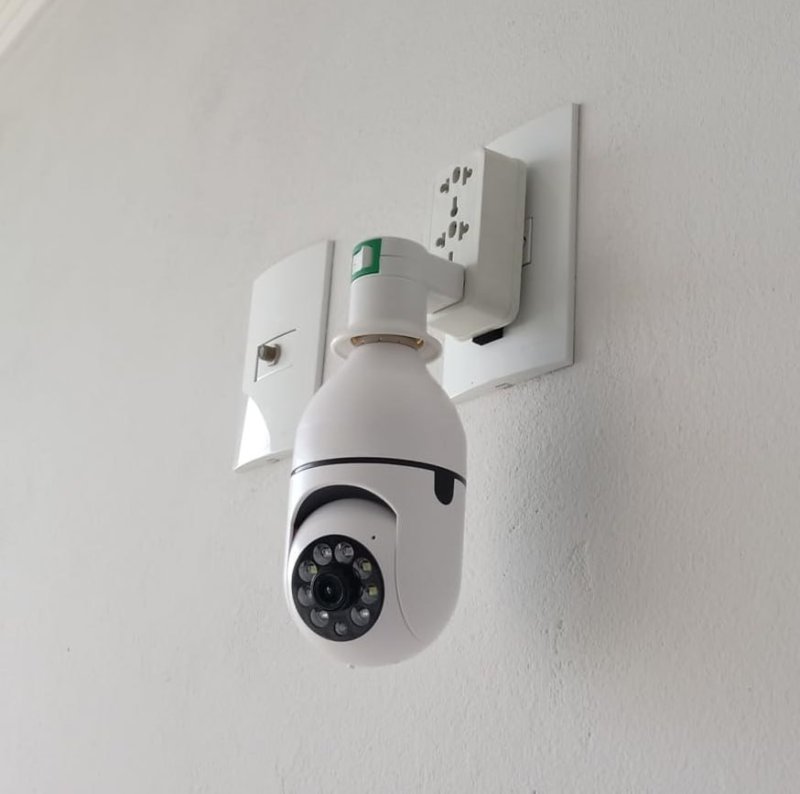Câmera de Segurança IP Wi-Fi Lâmpada E27 HW 360° Full HD