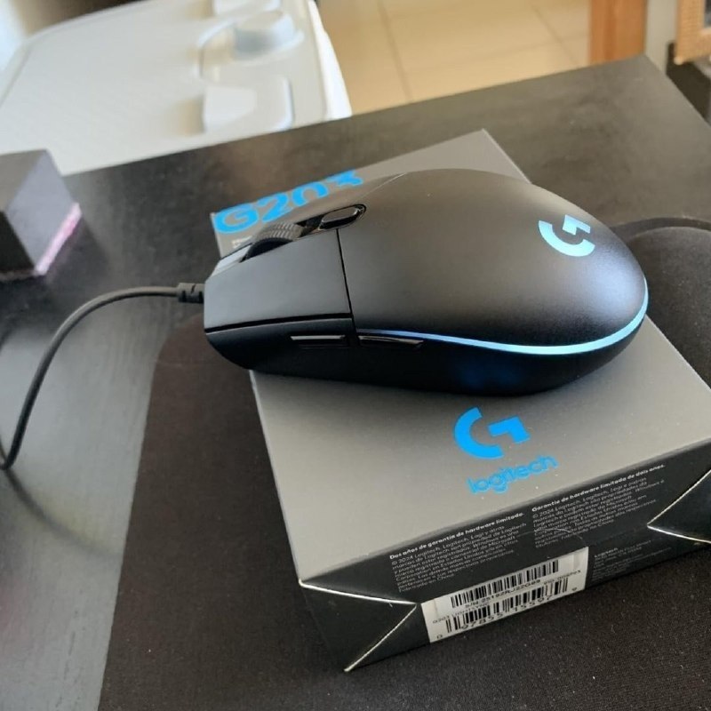 Mouse Gamer Logitech G203 LIGHTSYNC RGB, Efeito de Ondas de Cores, 6 Botões Programáveis e Até 8.000 DPI - Preto
