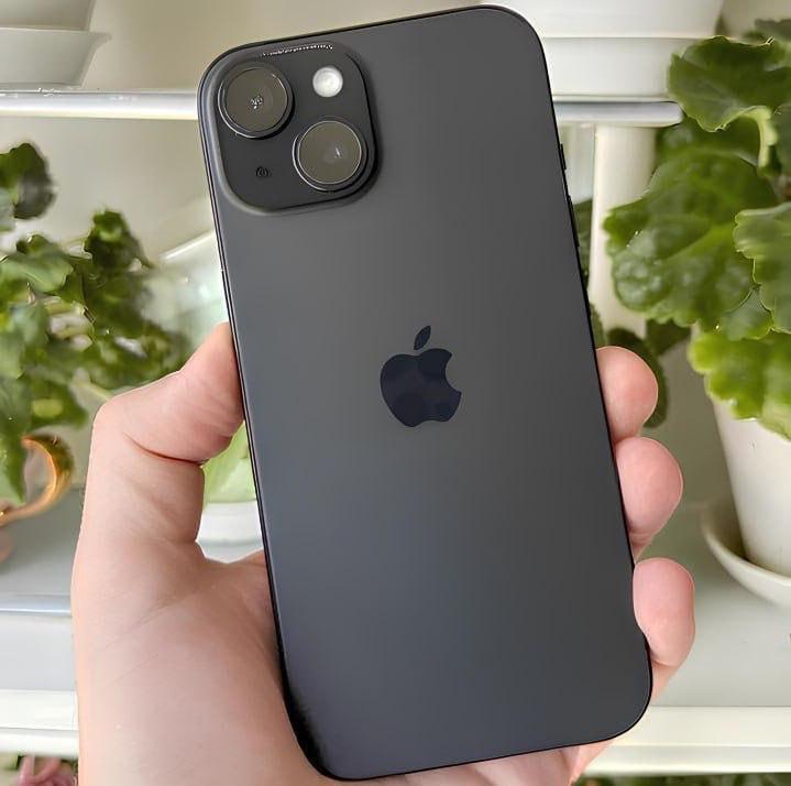 Apple iPhone 15 (128 GB)