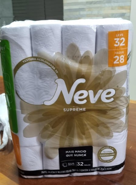 32 unidades de Papel Higiênico Neve Supreme Folha Tripla 20m