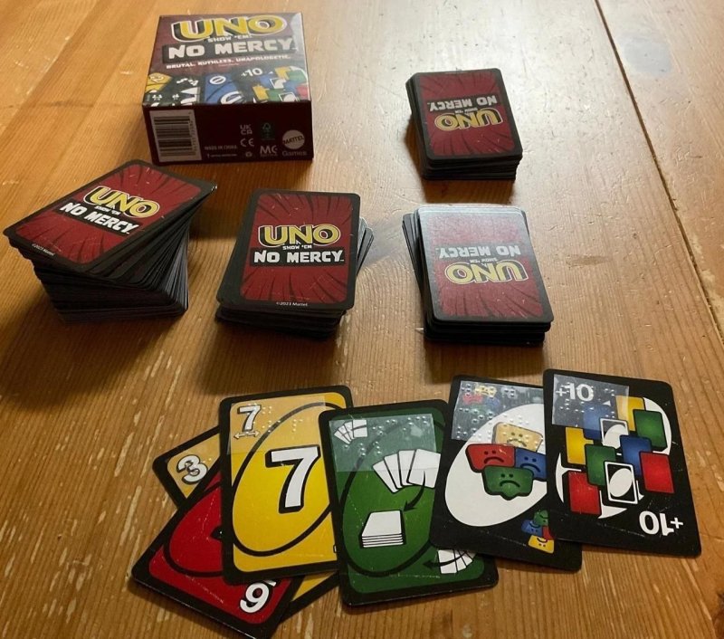 UNO Jogo de Cartas No Mercy