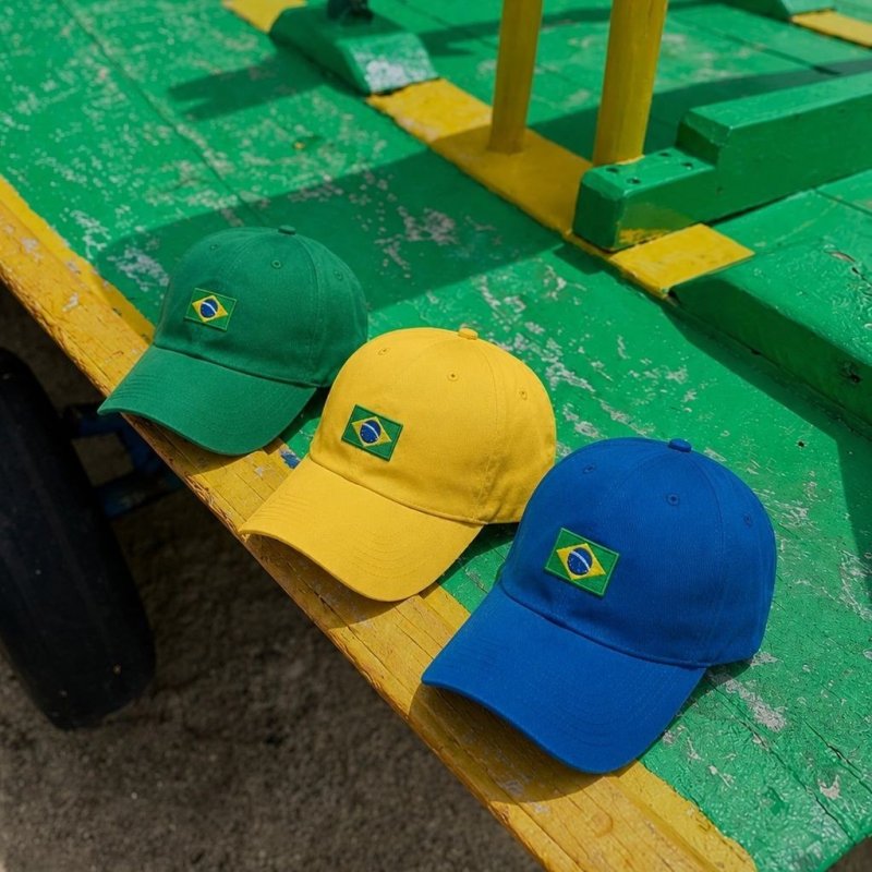 Kit 3 Bonés Brasil Bandeirinha Unissex Ajustável Aba Curva