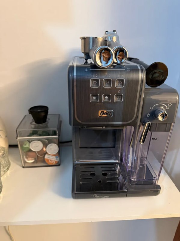 Kit Cafeteira PrimaLatte Touch e Moedor de Café Elétrico Oster - 127V