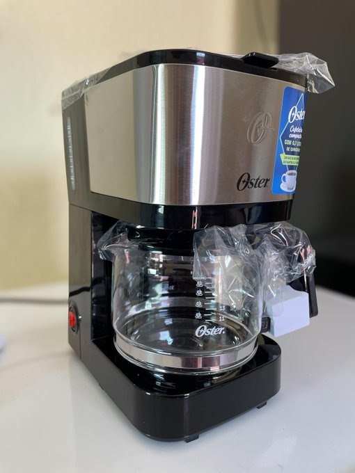 Cafeteira Oster Inox Compacta 0,75L, OCAF300, 220V