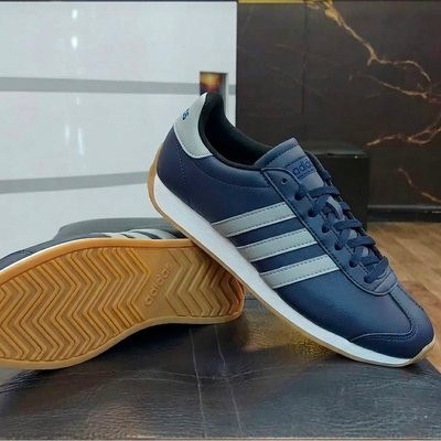 Tênis Masculino Runvista adidas