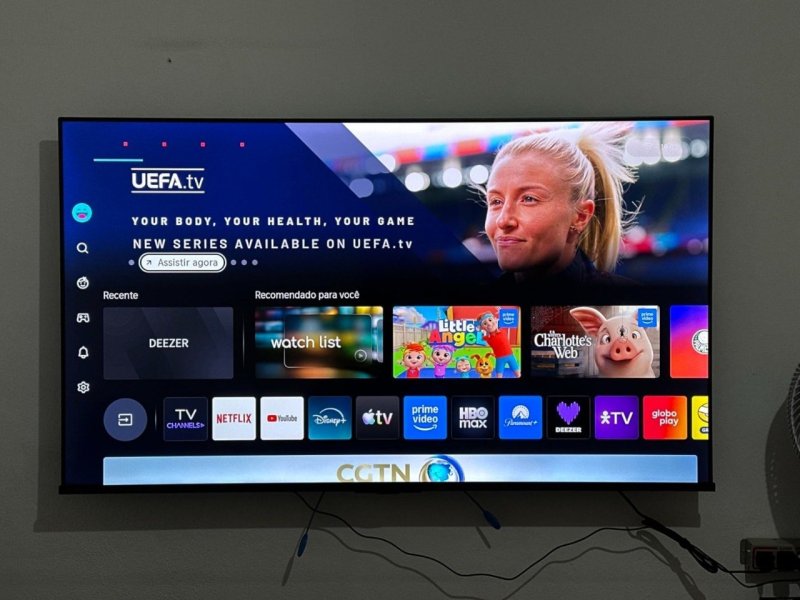 Hisense Smart TV UHD 4K QLED 43" Polegadas 43Q6Q