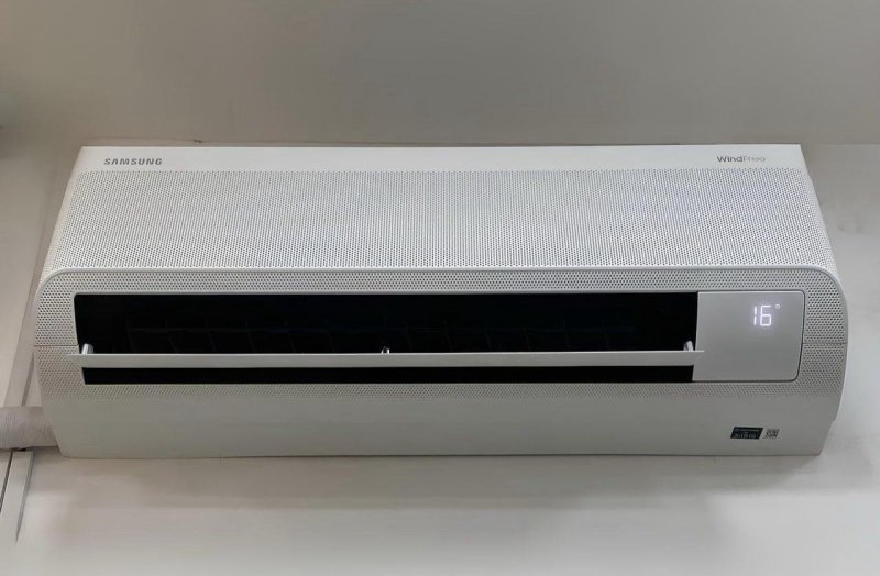 Ar Condicionado Split Inverter Samsung WindFree AI Pro 12000 BTUs Quente e Frio 220V