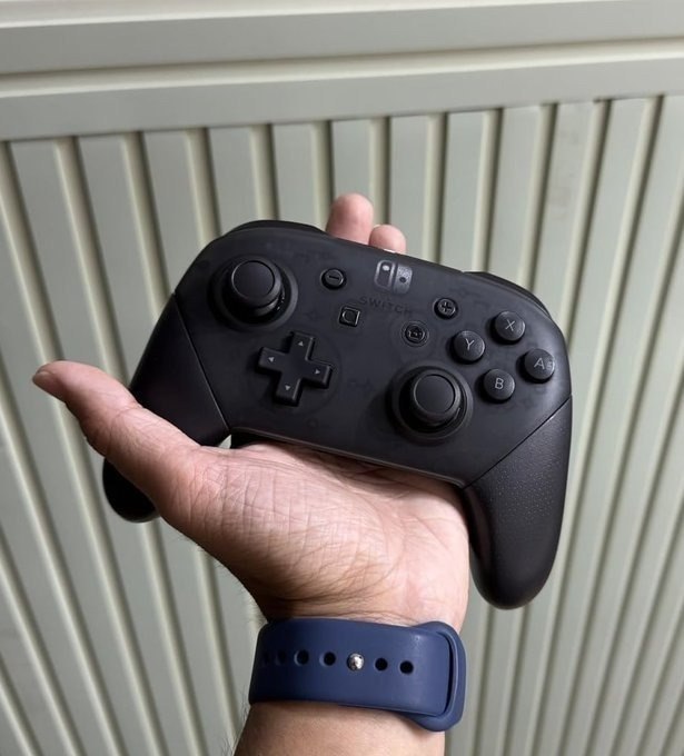 Controle Nintendo Switch Pro Sem Fio com Vibração HD e Funcionalidade Amiibo