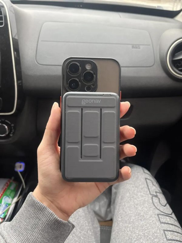 Carregador Portátil Power Bank Indução 10.000 Magsafe com suporte dobrável Geonav
