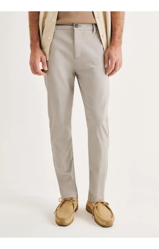 Calça Básica Masculina Chino Com Elastano Hering