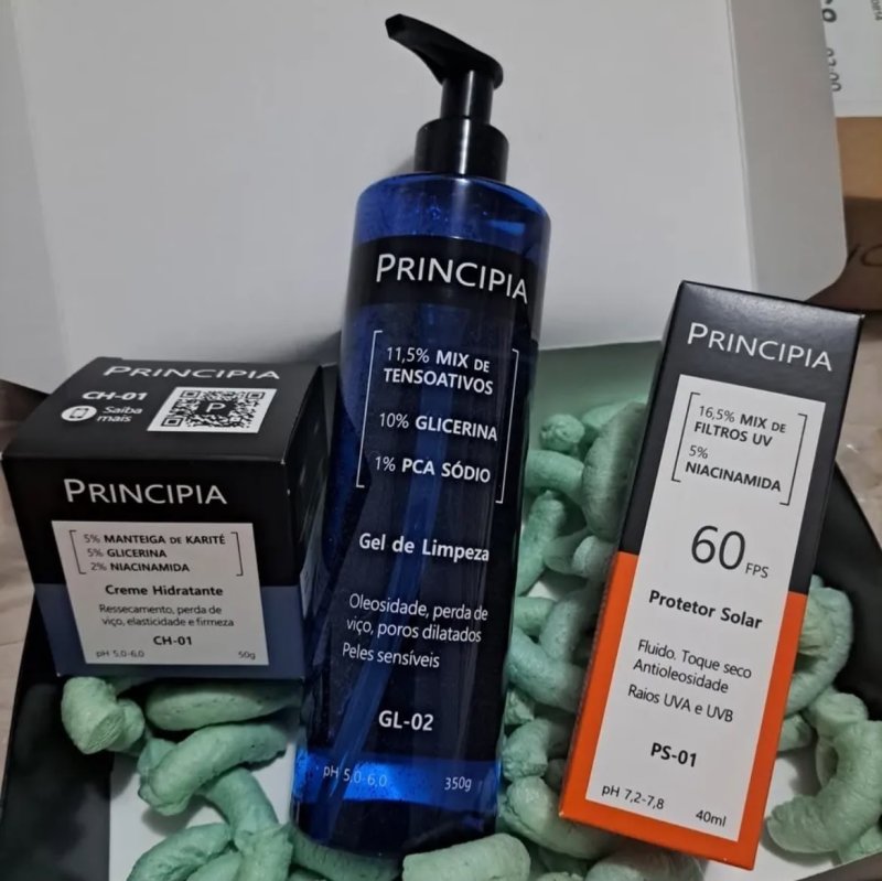 Kit Principia Skincare com Gel de Limpeza, Protetor Solar e Creme Hidratante
