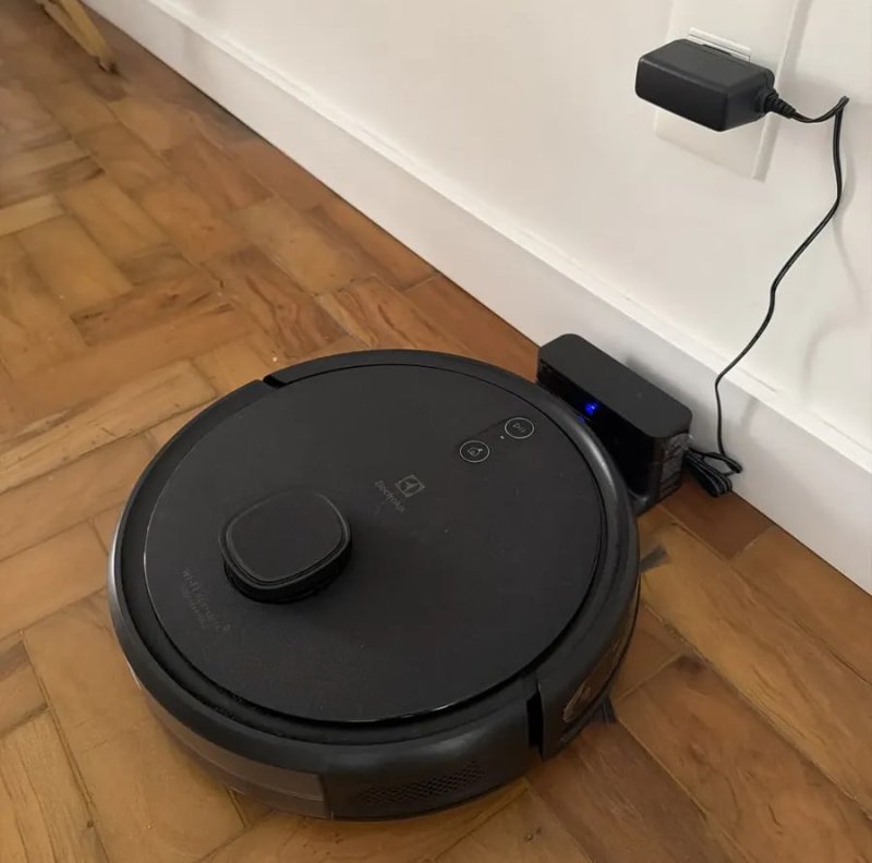 Robô Aspirador de pó 4 em 1 Electrolux Wi-Fi MOP