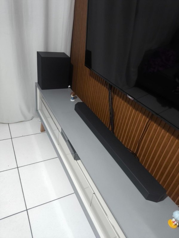 Soundbar Samsung HW-Q600F com Dolby Atmos e Q-Symphony