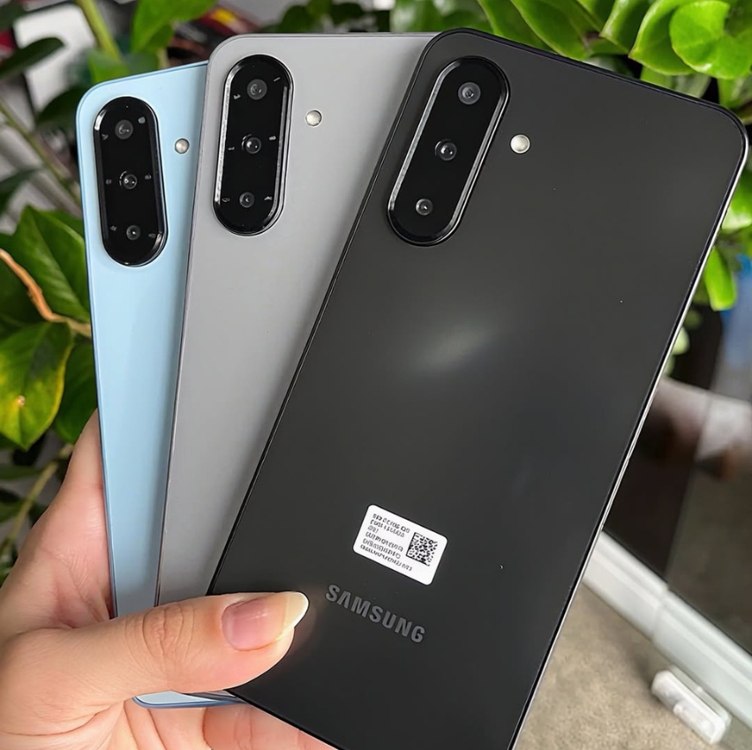 Smartphone Samsung Galaxy A17 Com IA, 256GB, 8GB RAM, Câmera de 50MP, Tela de 6.7, NFC, IP54 - Azul