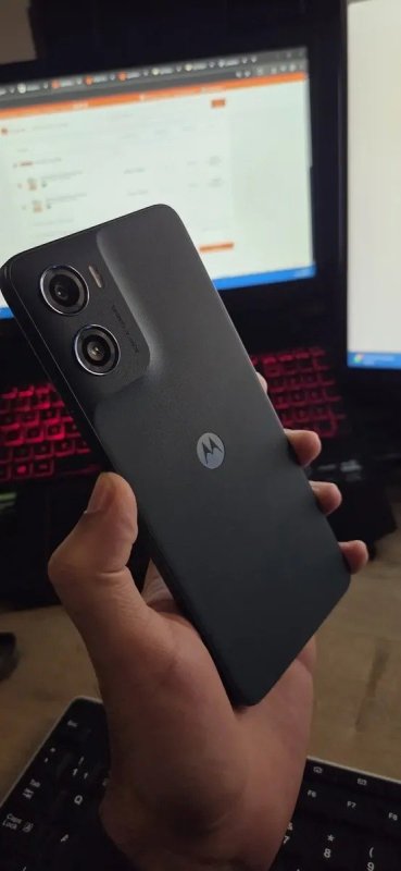 Smartphone Motorola Moto G06 - 128GB, 12GB RAM, Câmera 50MP, Tela 6.9 - Azul Marinho