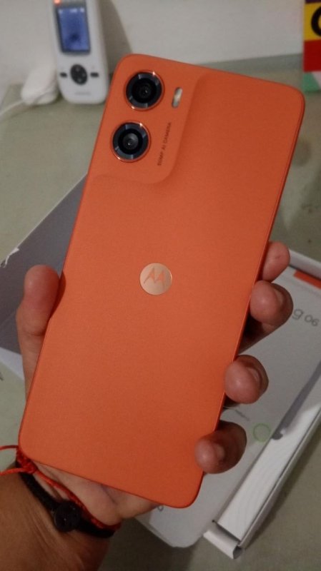 Smartphone Motorola Moto G06 128GB com câmera 50MP e bateria de 5200mAh
