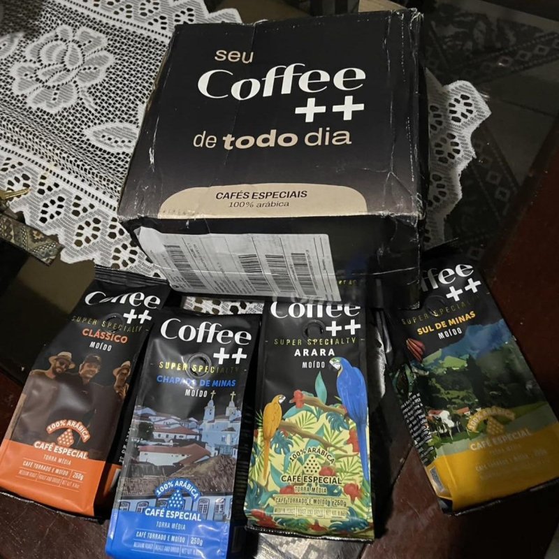 Kit 4 Cafés Especiais em Grãos Coffee++: Arara, Chapada de Minas, Cerrado Mineiro e Clássico - 250g