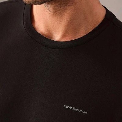 MINIMALISTA DA CK Camiseta Calvin Klein Jeans Light New Nape Logo Preta