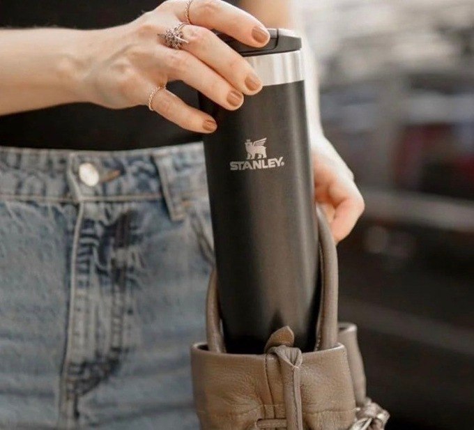Stanley Garrafa Térmica Aerolight Transit Black 591mL + Frete Grátis